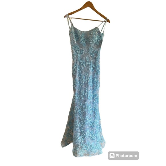 Xscape Straight-Neck Sleeveless Lace Gown, 2 - Picture 5 of 7